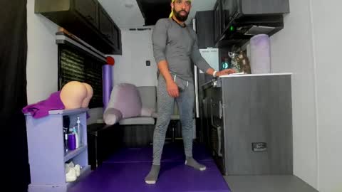 Snapshot of drizzys_room chatting on 4, 12, 2025 DirtyDrizzy online show from 4, 12, 2025