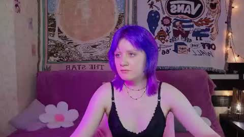 Snapshot of droll_doll_ chatting on 4, 7, 2026 Alsia online show from 4, 7, 2026