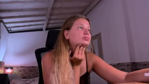 Snapshot of drug_feet chatting on 12, 5, 2026 Mistress Lola Slavic witch online show from 12, 5, 2026
