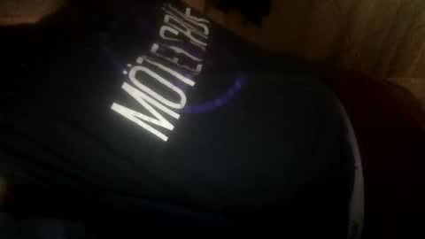 Snapshot of duff87 chatting on 19, 11, 2025 duff87 online show from 19, 11, 2025