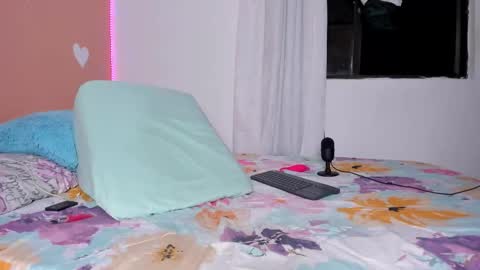 Miah smith online show from 3, 2, 2026