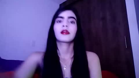 Snapshot of dulce_lucero chatting on 4, 1, 2025 dulce_lucero online show from 4, 1, 2025