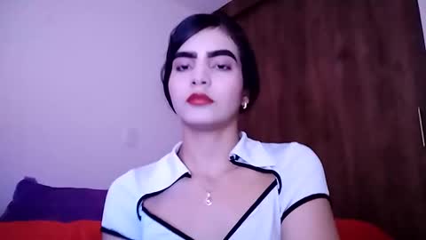 Snapshot of dulce_lucero chatting on 4, 1, 2025 dulce_lucero online show from 4, 1, 2025