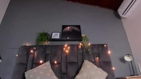 Snapshot of dulceaurora_ chatting on 6, 2, 2026 DULCE AURORA online show from 6, 2, 2026