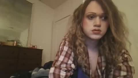 Snapshot of dulcidarling chatting on 12, 1, 2026 Buffy Glimmers online show from 12, 1, 2026