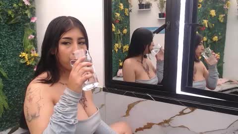 Abril Cruz online show from 17, 9, 2025