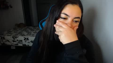 Nicole   online show from 10, 10, 2025