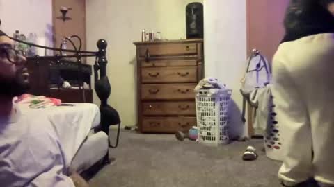 dumptrucksnfrontbutts online show from 28, 3, 2026