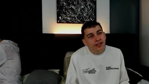 Snapshot of duolust chatting on 10, 10, 2025 Thomas and Noah online show from 10, 10, 2025