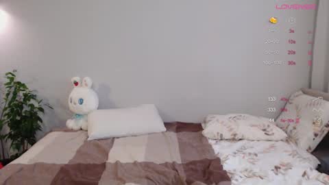 Snapshot of duomoon chatting on 17, 1, 2025 SashaAlex online show from 17, 1, 2025