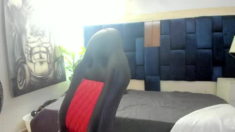 DUSTYN MICHELLE online show from 10, 5, 2026