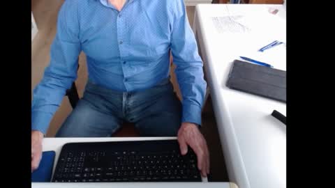 dutchpornking2 online show from 28, 10, 2025