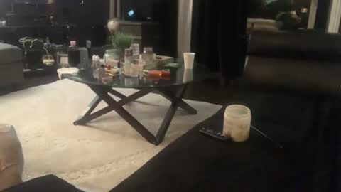 Delilah  Papi online show from 21, 6, 2026