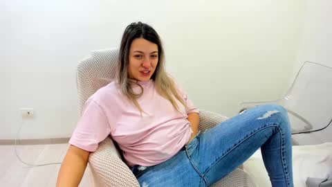 dayana online show from 2, 1, 2025