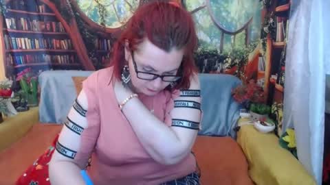 Snapshot of dyannelovee chatting on 16, 6, 2026 Dyanne online show from 16, 6, 2026