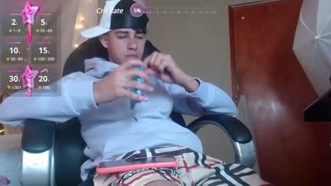 Snapshot of dyla_n18_ chatting on 7, 1, 2025 dyla_n18_ online show from 7, 1, 2025