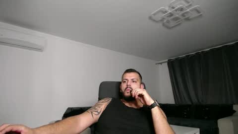 Dylan Dom  online show from 7, 10, 2025