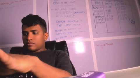 Snapshot of dylan_kisss chatting on 4, 12, 2025 dylan_kisss online show from 4, 12, 2025