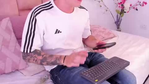 Snapshot of dylanwhite23 chatting on 24, 2, 2025 ---DYLAN--- online show from 24, 2, 2025