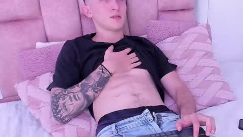 Snapshot of dylanwhite23 chatting on 25, 2, 2025 ---DYLAN--- online show from 25, 2, 2025