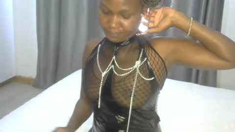 Snapshot of east_queen chatting on 3, 1, 2025 east_queen online show from 3, 1, 2025