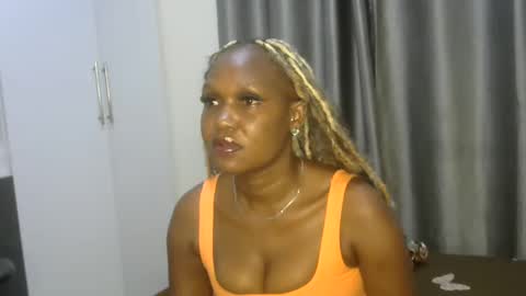 Snapshot of east_queen chatting on 28, 1, 2025 east_queen online show from 28, 1, 2025