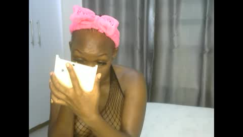 Snapshot of east_queen chatting on 14, 2, 2025 east_queen online show from 14, 2, 2025