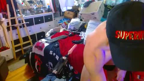 eastbayboy57 online show from 19, 12, 2025