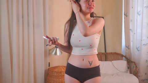 Snapshot of easteresquinaldo chatting on 19, 5, 2026 My name is Youla online show from 19, 5, 2026