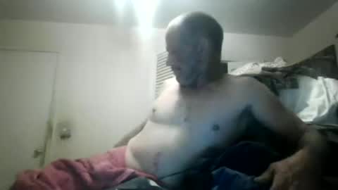 Snapshot of easye4015 chatting on 15, 6, 2026 Easye online show from 15, 6, 2026