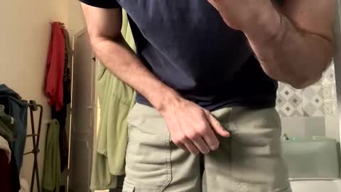 Snapshot of easyfrenchguy chatting on 30, 11, 2025 French Guy online show from 30, 11, 2025