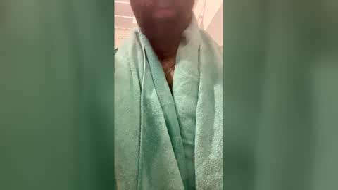 Snapshot of easyfrenchguy chatting on 11, 1, 2026 French Guy online show from 11, 1, 2026