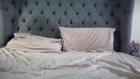 Nadia Ferreira  online show from 31, 1, 2025