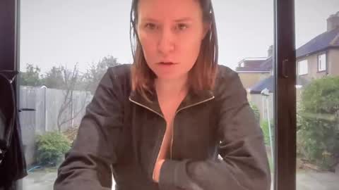 Nadia Ferreira  online show from 10, 2, 2025