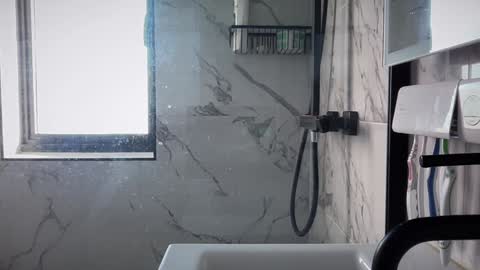 Nadia Ferreira  online show from 4, 3, 2025