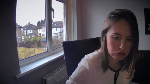 Nadia Ferreira  online show from 4, 3, 2026