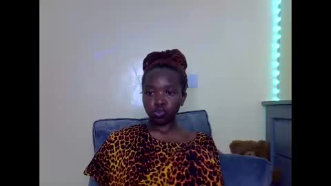 Snapshot of eboniana chatting on 31, 5, 2026 eboniana online show from 31, 5, 2026