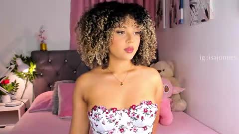 Snapshot of ebony_curly2 chatting on 30, 7, 2026 isa online show from 30, 7, 2026