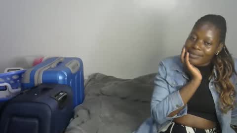 Snapshot of ebony_malika chatting on 28, 9, 2025 malika online show from 28, 9, 2025