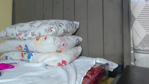 EBONY PETITE online show from 6, 3, 2025