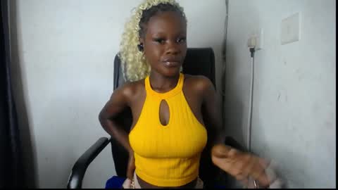Snapshot of ebony_petitegirl chatting on 1, 6, 2026 Lilly online show from 1, 6, 2026