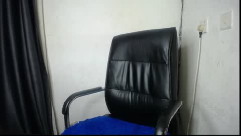 Snapshot of ebony_petitegirl chatting on 25, 6, 2026 Lilly online show from 25, 6, 2026