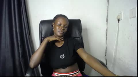 Snapshot of ebony_petitegirl chatting on 3, 7, 2026 Lilly online show from 3, 7, 2026