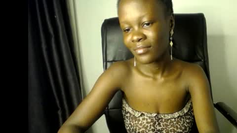 Snapshot of ebony_petitegirl chatting on 30, 7, 2026 Lilly online show from 30, 7, 2026