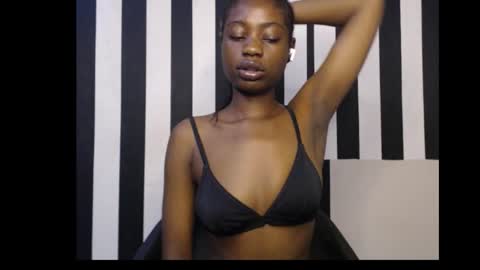 Ella online show from 6, 10, 2025