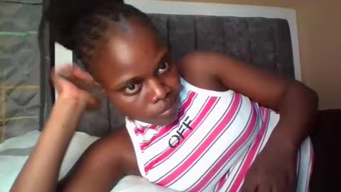 Snapshot of ebony_tasha chatting on 28, 9, 2025 tasha online show from 28, 9, 2025