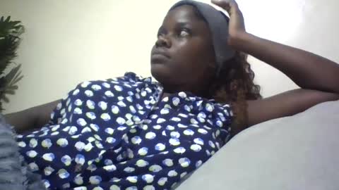 Snapshot of ebony_tasha chatting on 5, 7, 2026 tasha online show from 5, 7, 2026