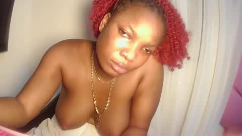 Snapshot of ebonykissxx chatting on 31, 10, 2025 ebonykissxx online show from 31, 10, 2025