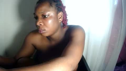 Snapshot of ebonykissxx chatting on 16, 11, 2025 ebonykissxx online show from 16, 11, 2025