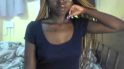 Ebonymuse2 online show from 12, 4, 2026